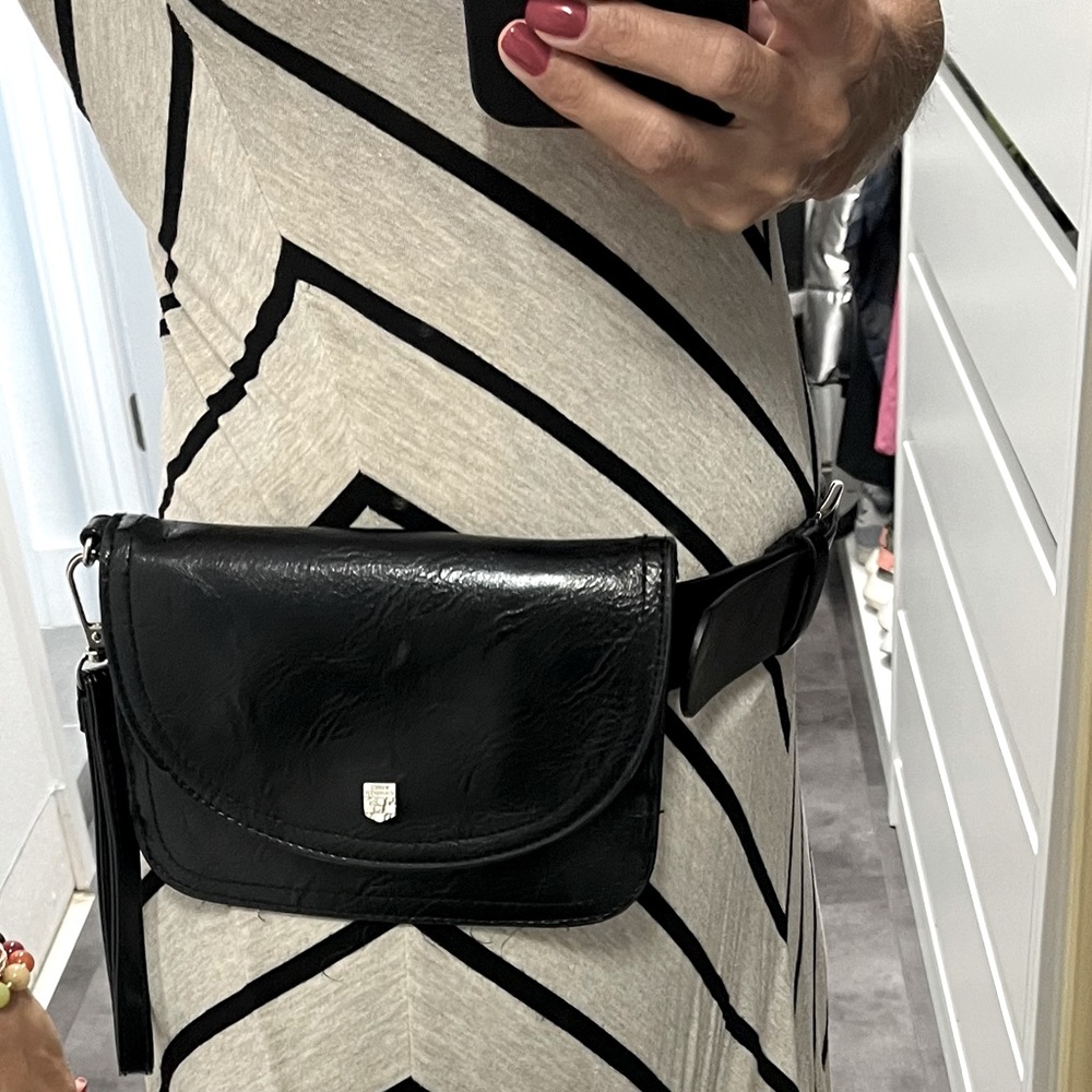Vince Camuto Black Belt Bag Fanny
Pack- NEW